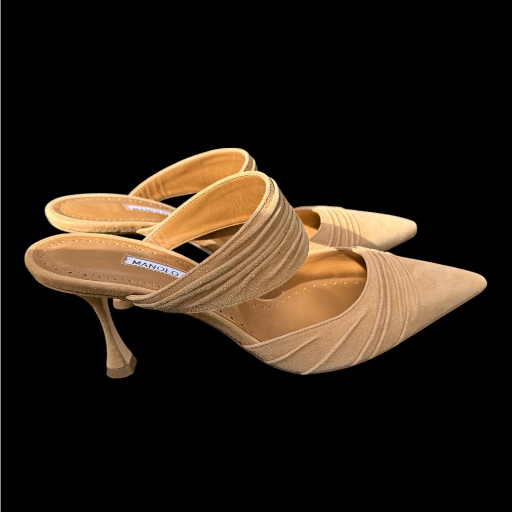 Manolo Blahnik Circeamu 70 Ruched Suede Mules In Beige - Picture 5 of 7